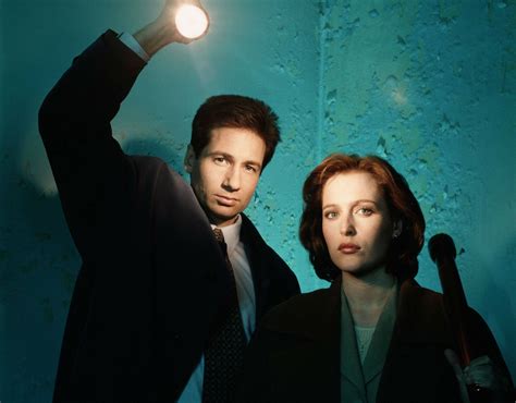 Quell'inquietante mistero di X-Files: Un viaggio fantascientifico tra il paranormale e la burocrazia americana!